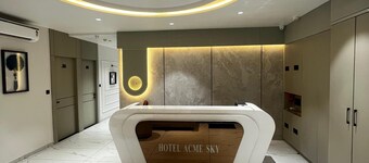 Hotel Acme Sky