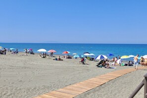 Beach - Staying in the Marina di Bibbona Apartments combines the convenience of feeling at home with the comfort of a vacation in a green setting, just steps from the sea and all the main amenities.With its pleasant atmosphere, <b>Marina di Bibbona</b> combines  (Marina di Bibbona)