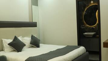 Bügeleisen/Bügelbrett, WLAN, Bettwäsche