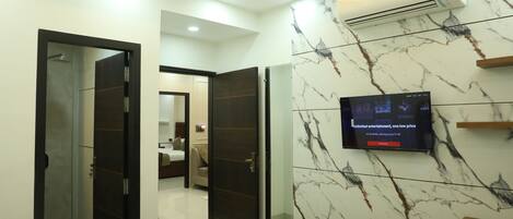 3 slaapkamers, een strijkplank/strijkijzer, wifi, beddengoed