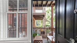 Interior - Walk to Forsyth and River Street * Ideal Location (Savannah)