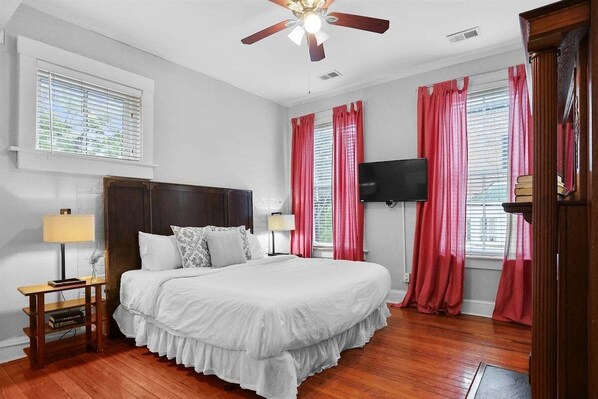 3 bedrooms, iron/ironing board, travel crib, free WiFi