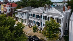 Unclassified image, 5 of 43, button - Charming 2-bedroom flat on Broughton Street, perfect for your getaway! (Savannah)