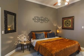 2 soverom, skrivebord, strykejern/-brett og wi-fi (inkludert)