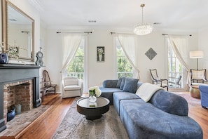 Smart TV - Stay on Broughton, Downtown Savannah, Sleeps 10 (Savannah)