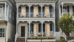 Exterior - Stay on Broughton, Downtown Savannah, Sleeps 10 (Savannah)