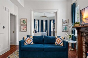 Smart TV - 4 bedroom*Sleeps 8*Dog Friendly*Near Forsyth Park (Savannah)