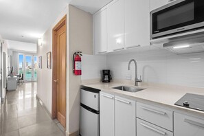 Fridge, microwave, coffee/tea maker, cookware/dishes/utensils - Oceanfront | Old San Juan | Private Terrace (San Juan)