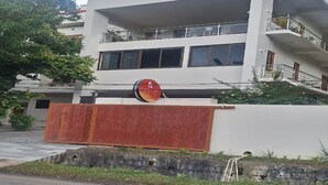 Konaklama yerinin ön cephesi