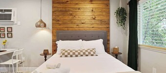 Cozy Chic Studio in the heart of Sac+Pool access