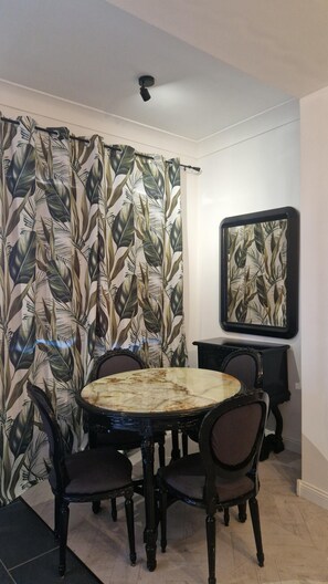 Dining - Zara Holiday 24 - 40sqm with a terracein Palermo near the city center (Palermo)