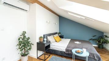 Iron/ironing board, free WiFi