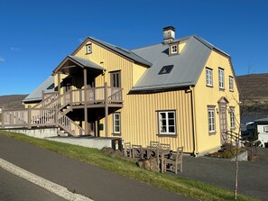 Exterior - Gamla Apótekið (The Old Pharmacy)  in heart of Akureyri - South Apartment (Akureyri)