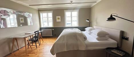 1 chambre, lit parapluie, draps fournis