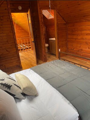 4 bedrooms, desk, iron/ironing board, travel cot