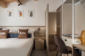 Standard Room | Desk, laptop workspace, free WiFi