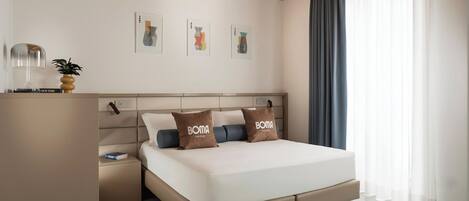 Desk, laptop workspace, free WiFi