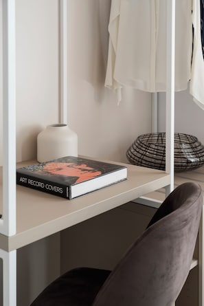Chambre Standard | Bureau, espace de travail pour ordinateurs portables