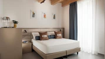 Deluxe Double or Twin Room | Desk, laptop workspace, free WiFi