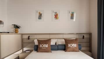 Escritorio, espacio para trabajar con laptop y wifi gratis