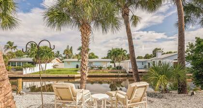 Chic Studio Cottage - Walk to Siesta Key Beach