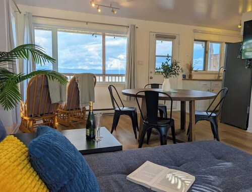 Chalet 691 Waterfront | Spa | Fireplace | WiFi |AC