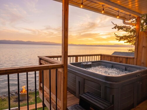 Chalet 691 Waterfront | Spa | Fireplace | WiFi |AC