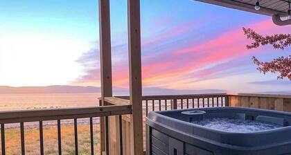 Chalet 691 Waterfront | Spa | Fireplace | WiFi |AC