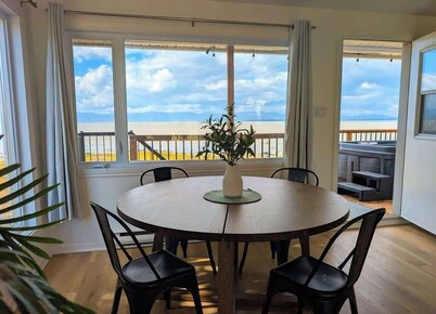 Chalet 691 Waterfront | Spa | Fireplace | WiFi |AC