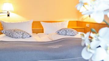 Standard Double Room, Garden View | In-room safe, desk, laptop workspace, soundproofing