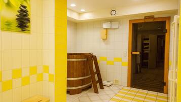 Sauna, steam room