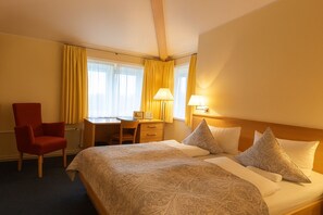 Standard Double Room, Garden View | In-room safe, desk, laptop workspace, soundproofing