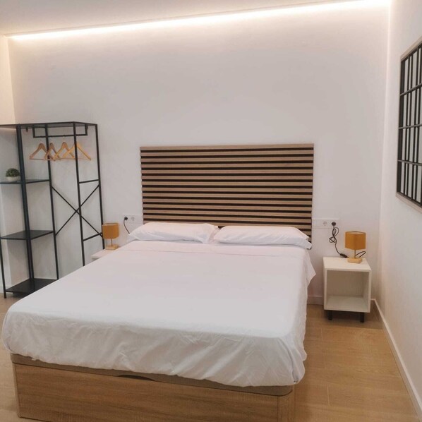 1 chambre, fer et planche Ă repasser, Wi-Fi, literie fournie