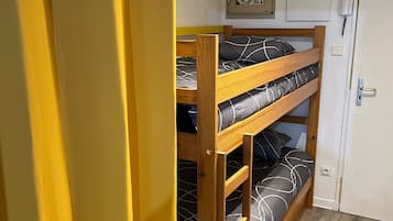1 bedroom, iron/ironing board, free WiFi, bed sheets