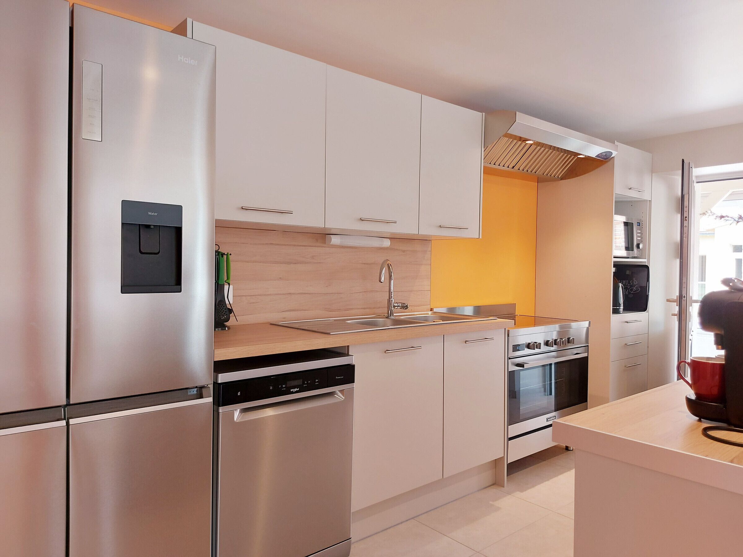 Réfrigérateur, micro-ondes, four, lave-vaisselle