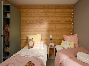 3 camere
