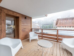 Property grounds - New ski-in/ski-out apartment, 4 bedrooms, garage, Alpe d'Huez (Huez)