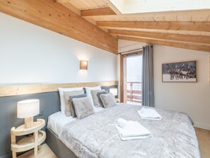 4 bedrooms, free WiFi, bed sheets - New ski-in/ski-out apartment, 4 bedrooms, garage, Alpe d'Huez (Huez)