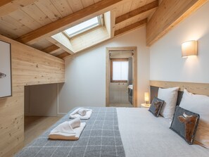 4 bedrooms, free WiFi, bed sheets - New ski-in/ski-out apartment, 4 bedrooms, garage, Alpe d'Huez (Huez)