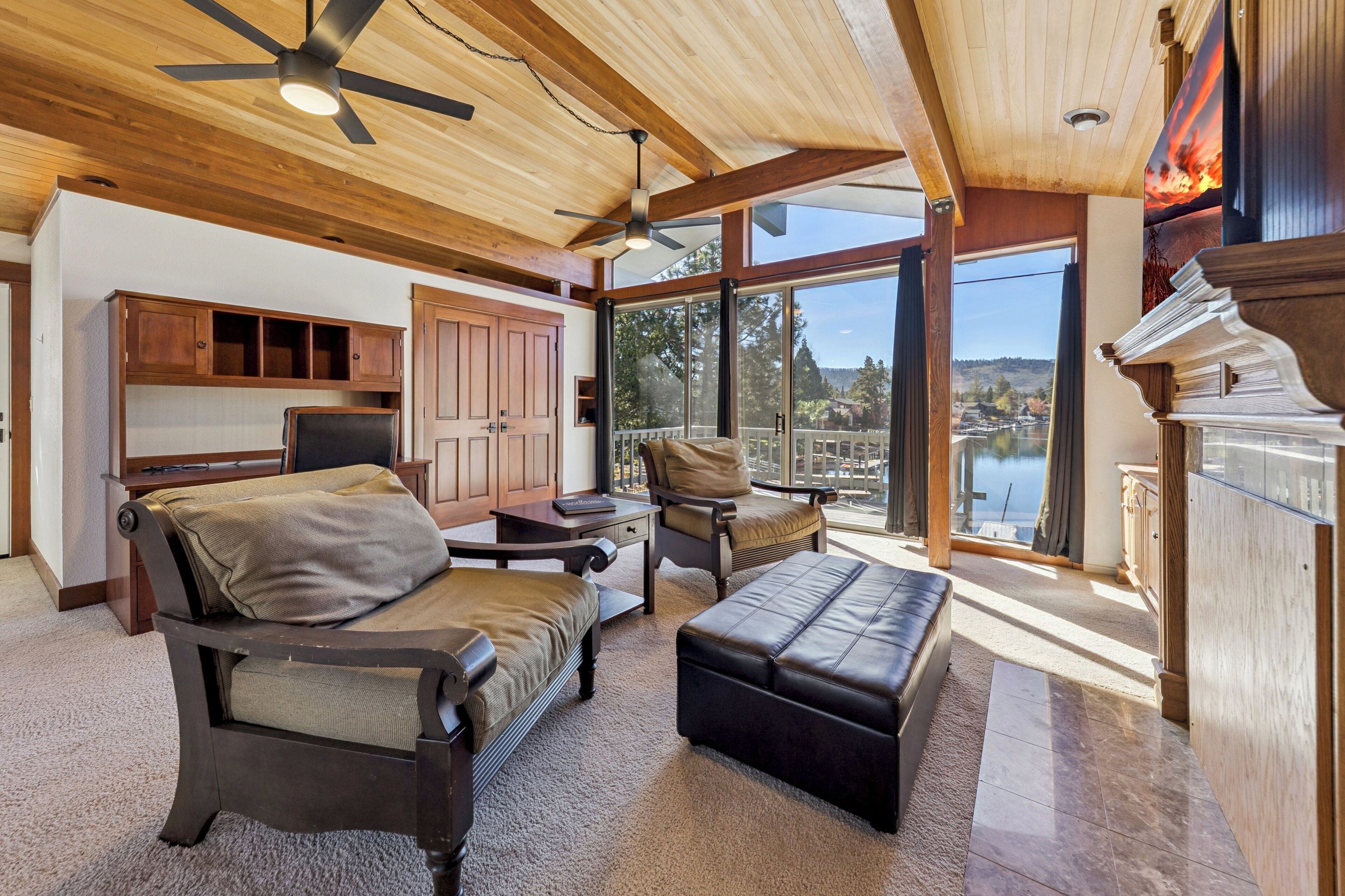 智能电视、壁炉