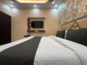 Deluxe Room | Free WiFi