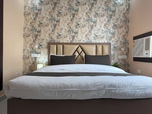 Deluxe Room | Free WiFi