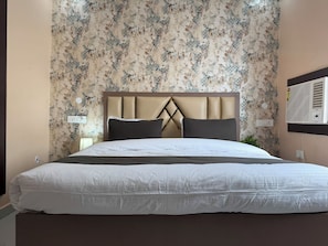 Deluxe Room | Free WiFi