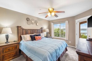 2 habitaciones, tabla de planchar con plancha, cuna de viaje y wifi 