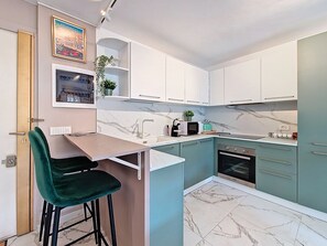 Fridge, microwave, oven, dishwasher