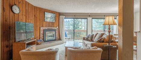 TV, fireplace, offices