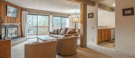 Fernseher, Kamin, Arbeitsbereiche