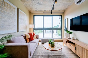 Apartment | 2 bedrooms, Internet - w Stylish 2BR Apartment in Vibrant Centriqo (Veracruz)