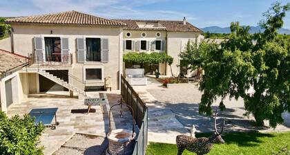 Mas de Baye - Piscine & Spa - classé 5 étoiles meublé de tourisme