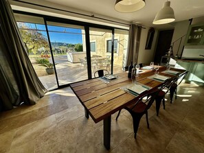 Dining - Mas de Baye - Swimming pool & Spa - 5-star furnished holiday accommodation (Vaison-la-Romaine)
